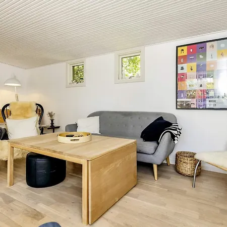 4 Star In Hals-by Traum